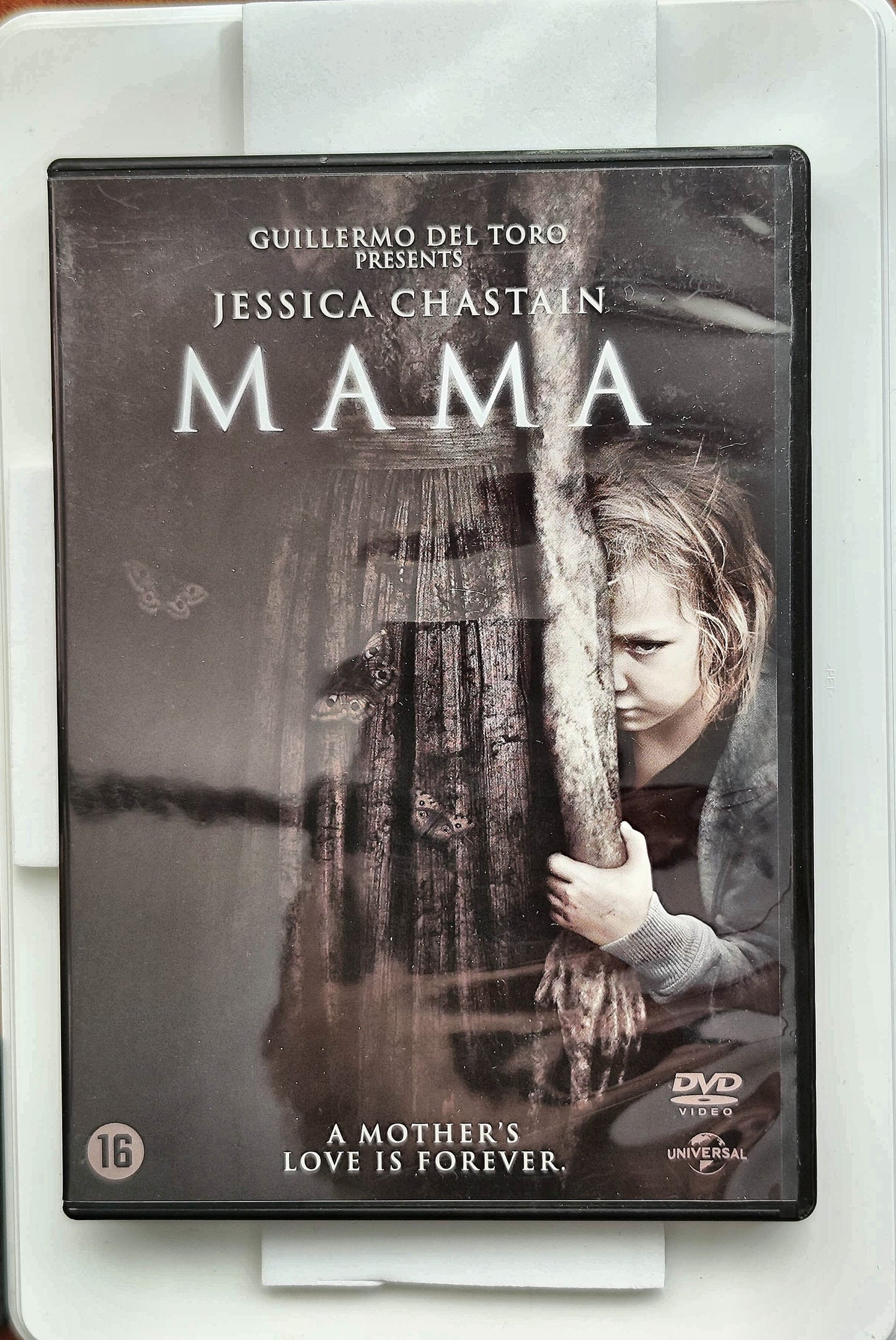 Mama 2013 DVD Fantasy Chastain Coster-Waldau Charpentier Muschietti DVD Cover