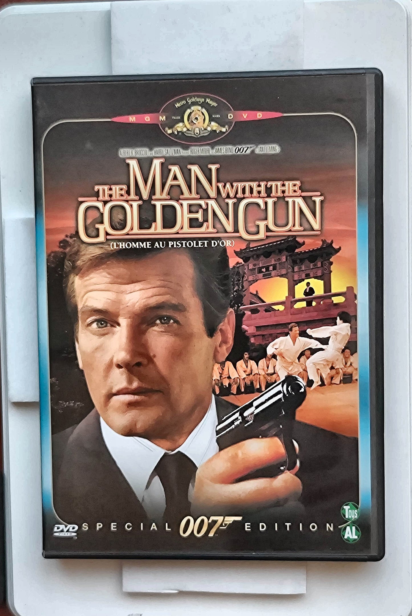 The Man with the Golden Gun 1974 DVD Action Moore Lee Ekland Hamilton DVD Cover