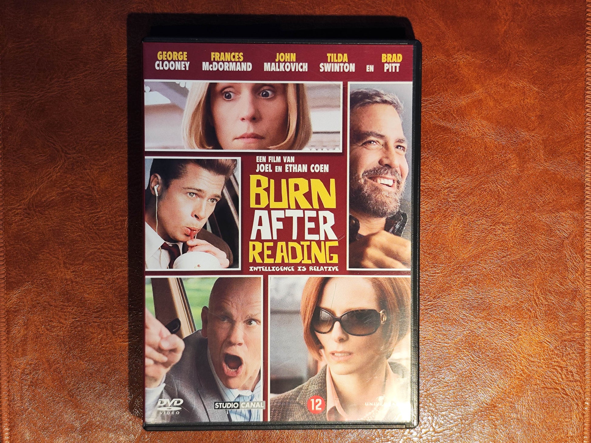 Burn After Reading 2008 DVD Comedy Clooney Mcdormand Pitt Coen DVD Cover