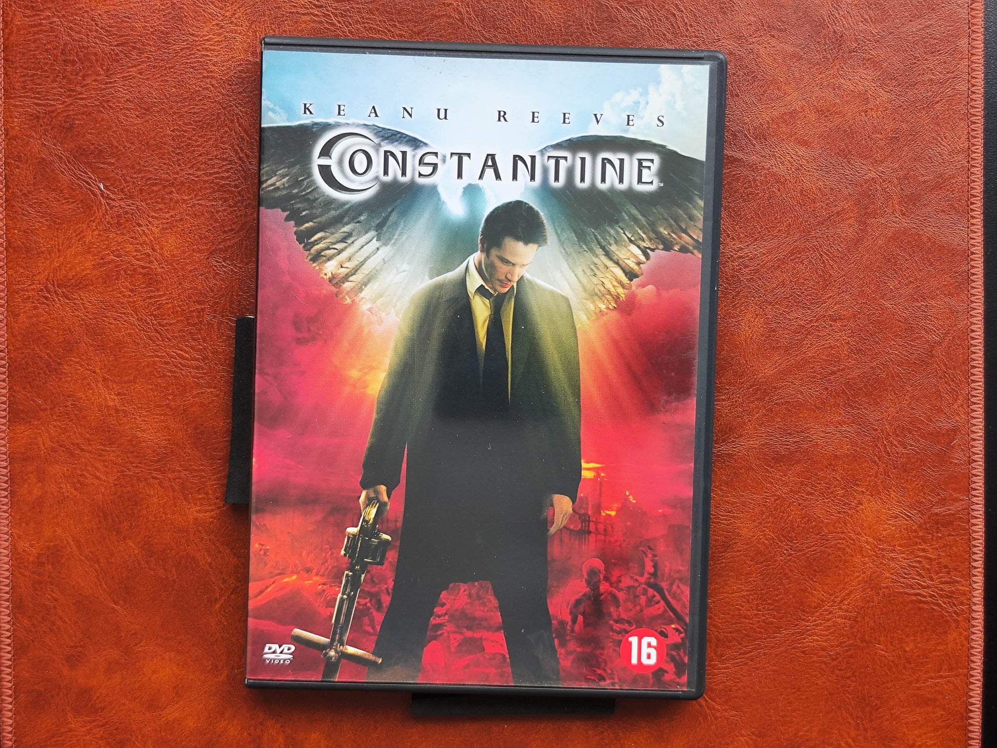 Constantine 2005 DVD Action Reeves Weisz Labeouf Lawrence DVD Cover