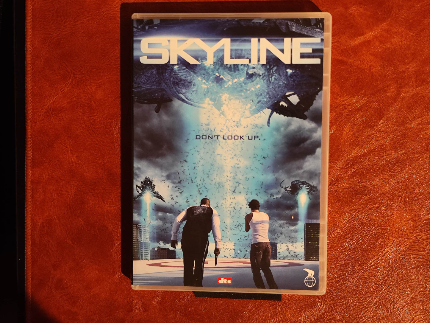 Skyline 2010 DVD Action Balfour Thompson Daniel Strause DVD Cover